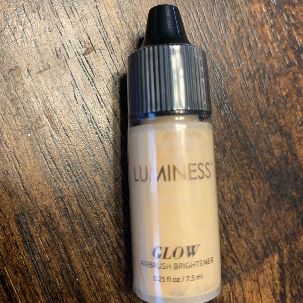 LUMINESS GLOW Airbrush Brightener 0.25 fl oz / 7.5 ml New and sealed.